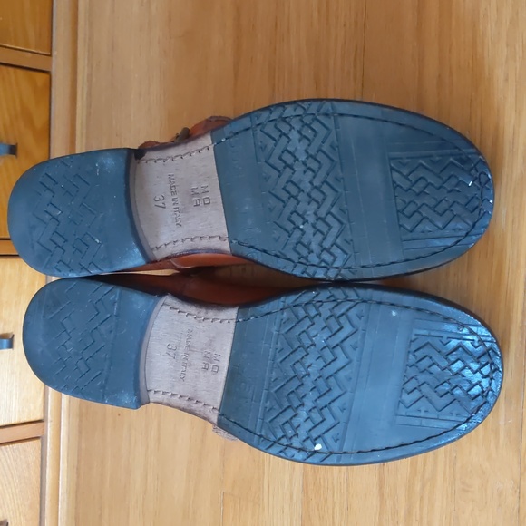 Moma distressed leather ankle boots - Picture 7 of 16